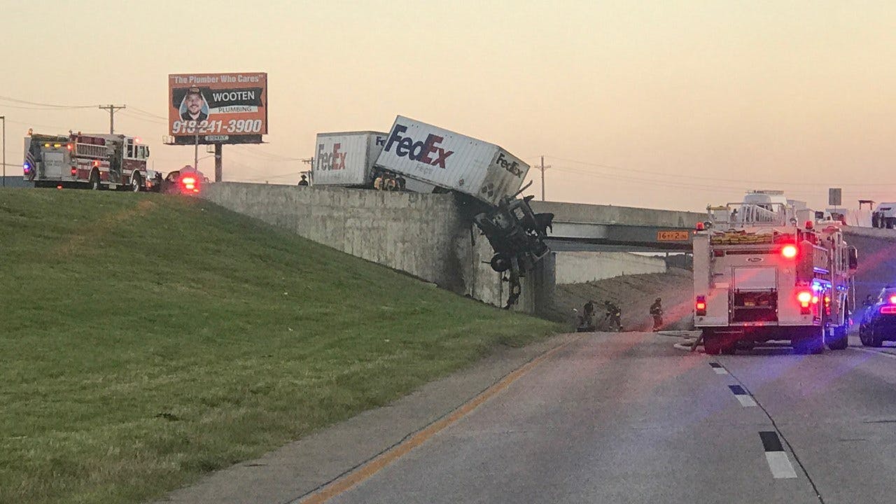 1 Person Dead After Semi Crash On Turner Turnpike