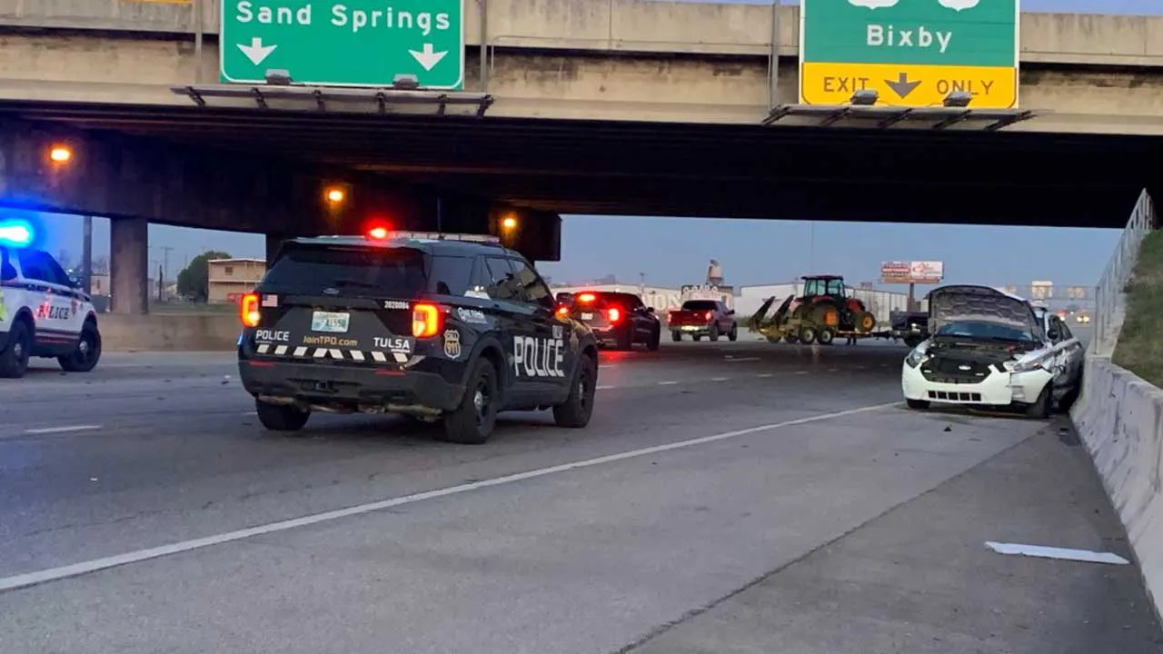 Tulsa Police Officer Involved In Crash On The Broken Arrow Exp