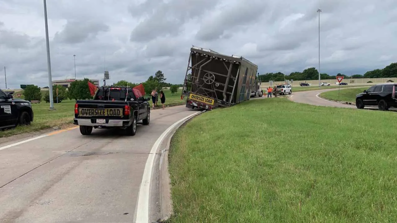 Tipped Semi-Truck Blocks WB I-44 Ramp To NB US-169