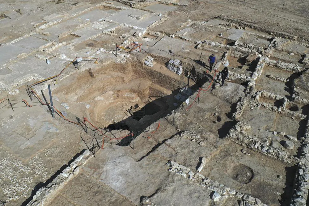 Luxurious 1,200-year-old mansion found in southern Israel