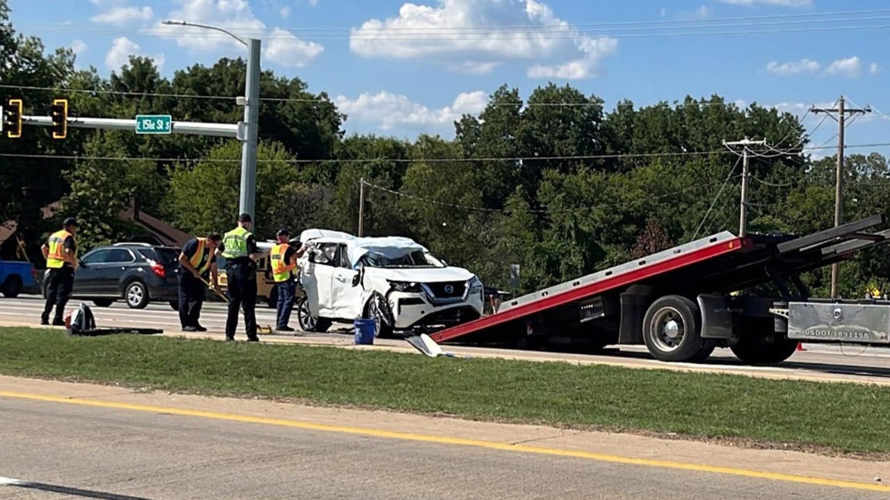 2 Taken To Hospital After MultiVehicle Crash In Bixby Near Elementary