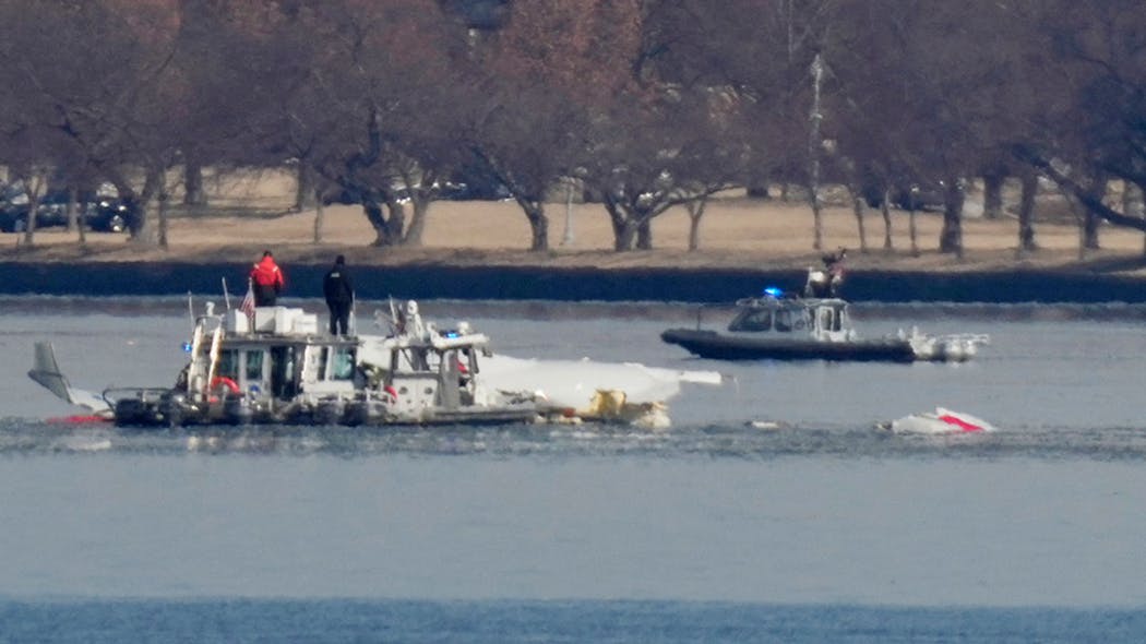 Passenger jet/helicopter crash Washington DC