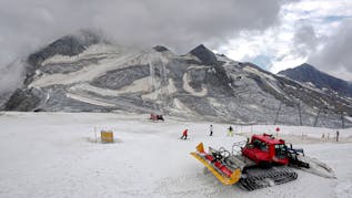 Study: Heat Wave Led To Unprecedented Melt Of Swiss Glaciers