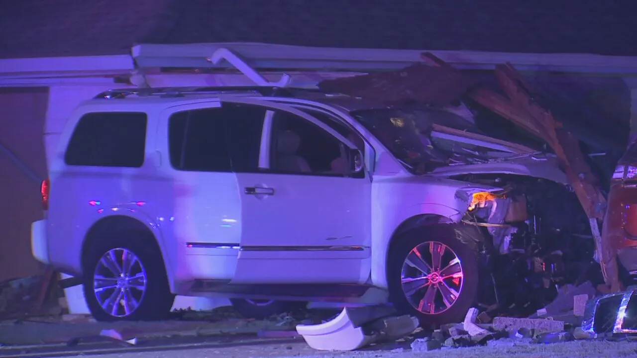 OKC Police Search For Driver Who Crashed Into House, 2 Cars Ov