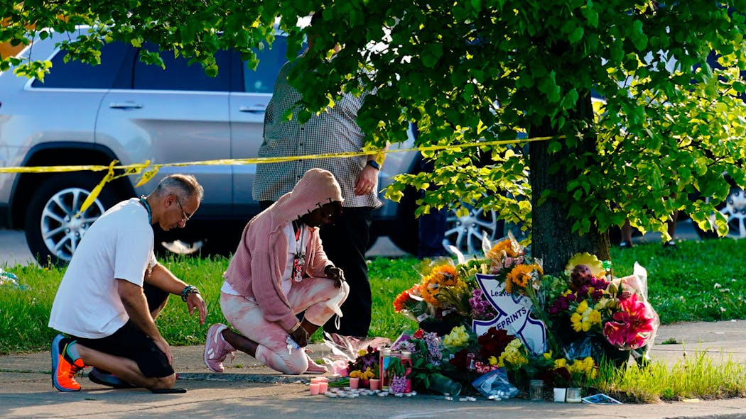 Buffalo shooting flowers for victims May 15, 2022