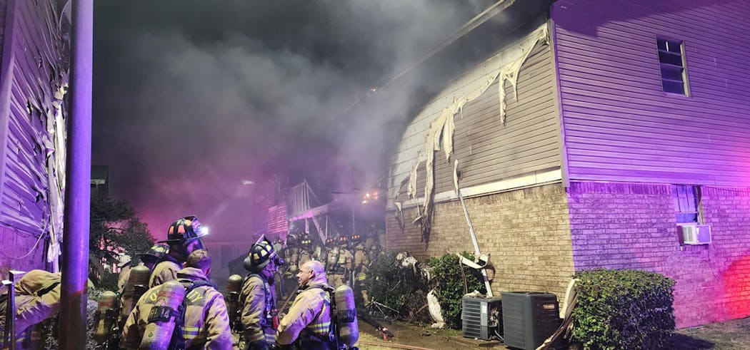 Firefighters Battle Heavy Flames At NW Oklahoma City Apartment Complex