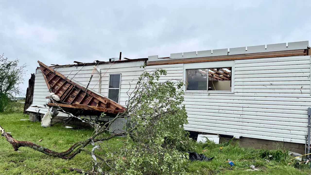 Holdenville storm damage.